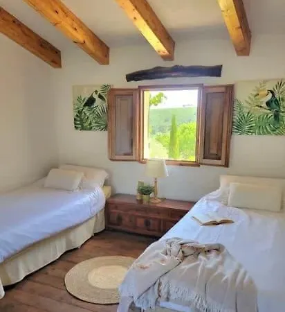 Authentic With Pool, 15 Miles, Absolute Privacy Villa